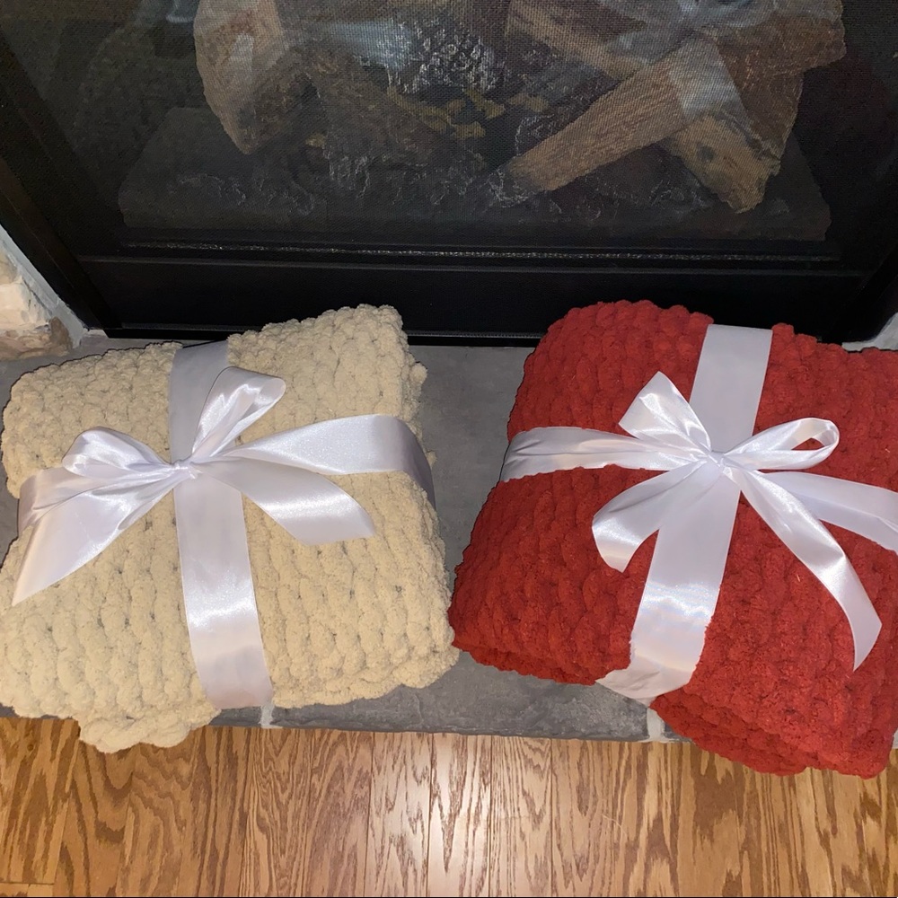 Hand-knitted chunky blankets